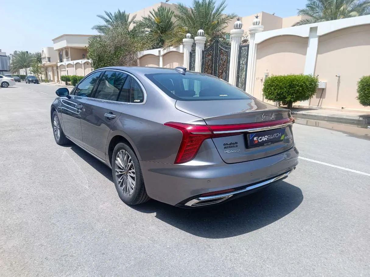 Car image 7