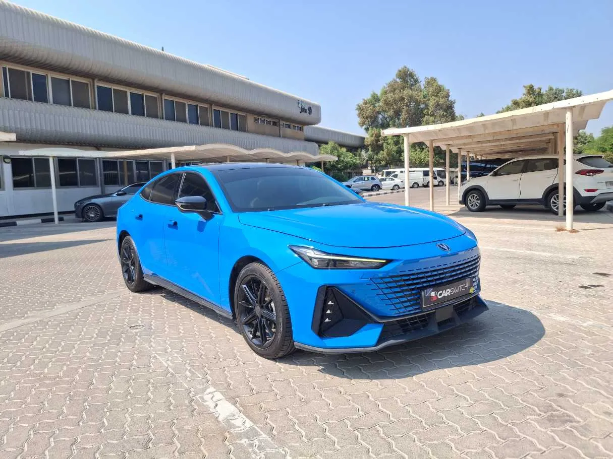 Car image 4