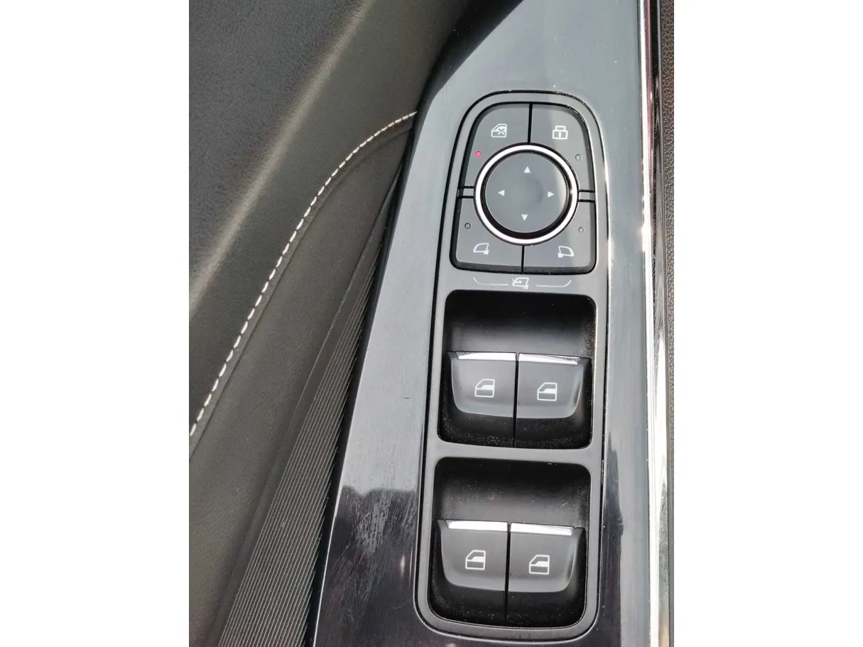 Car image 31