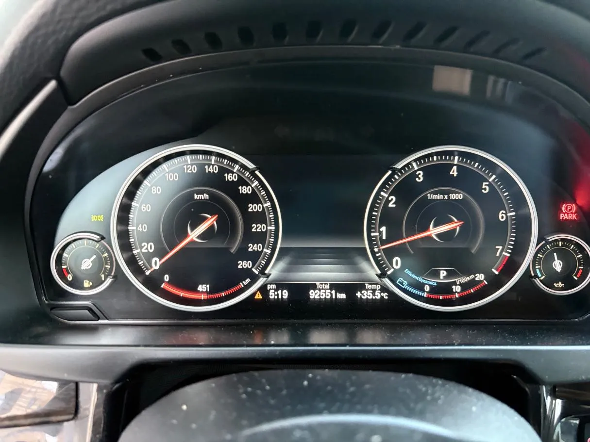 Car image 23