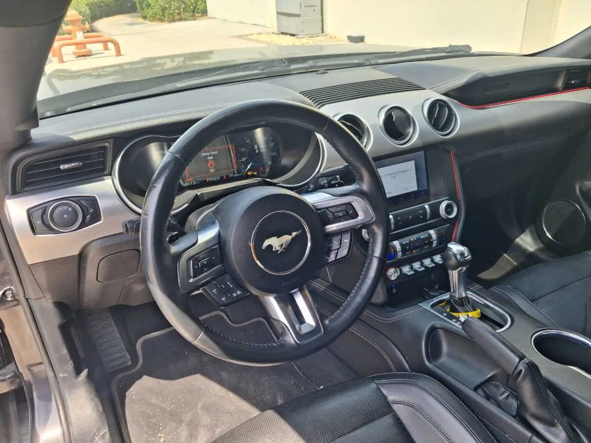 Car image 10