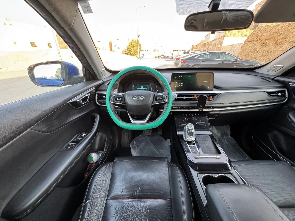Car image 16