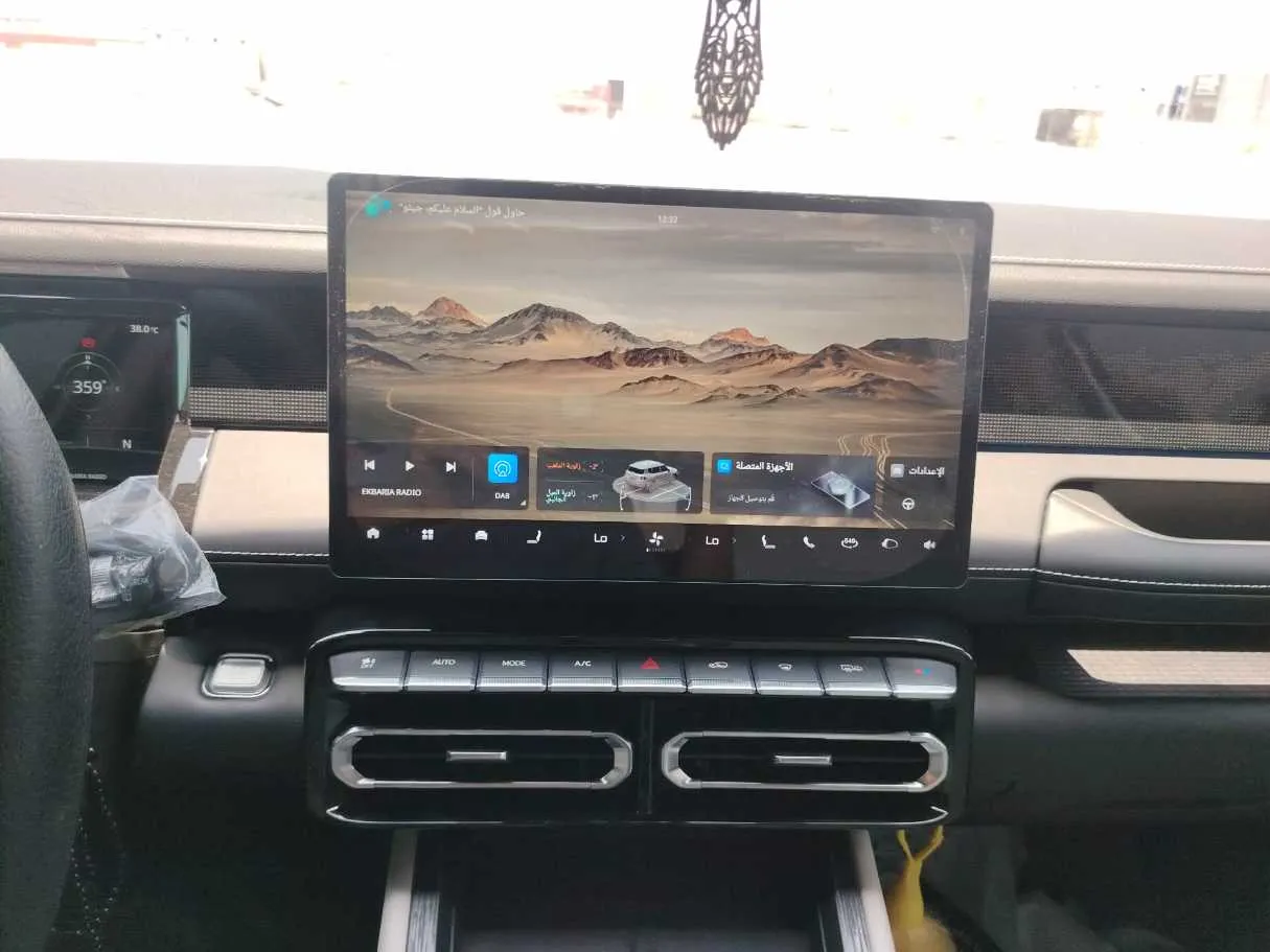 Car image 25