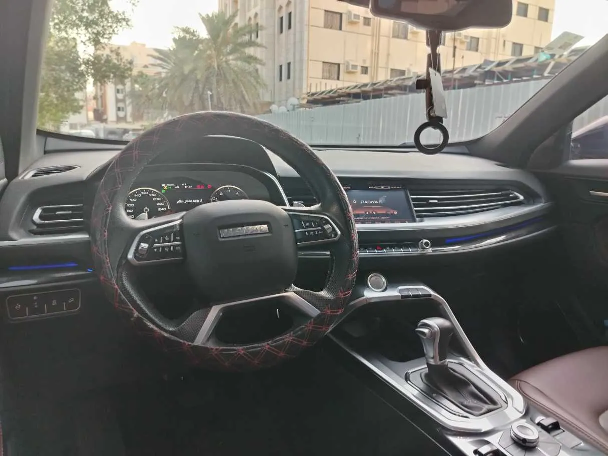 Car image 24
