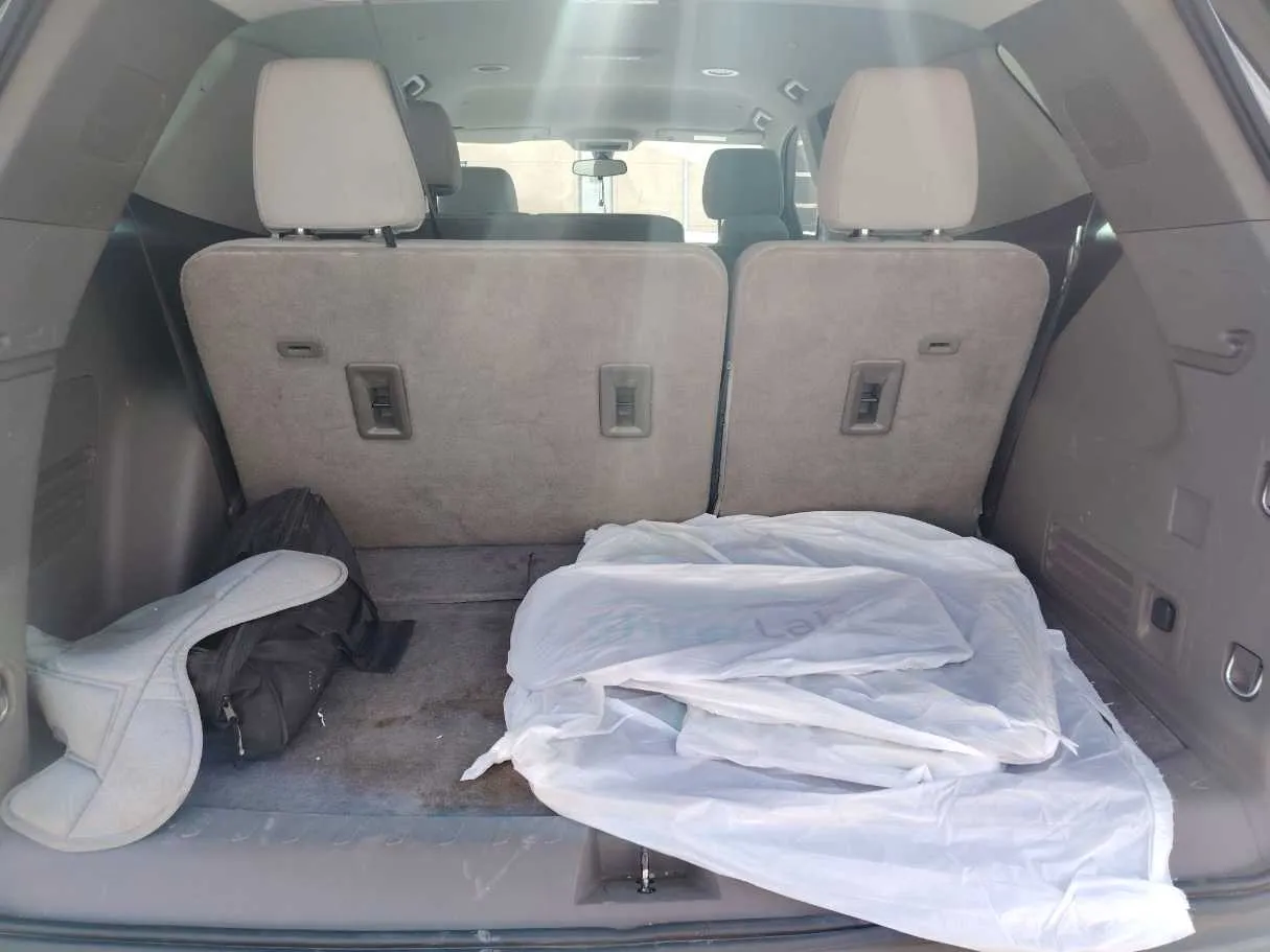 Car image 28