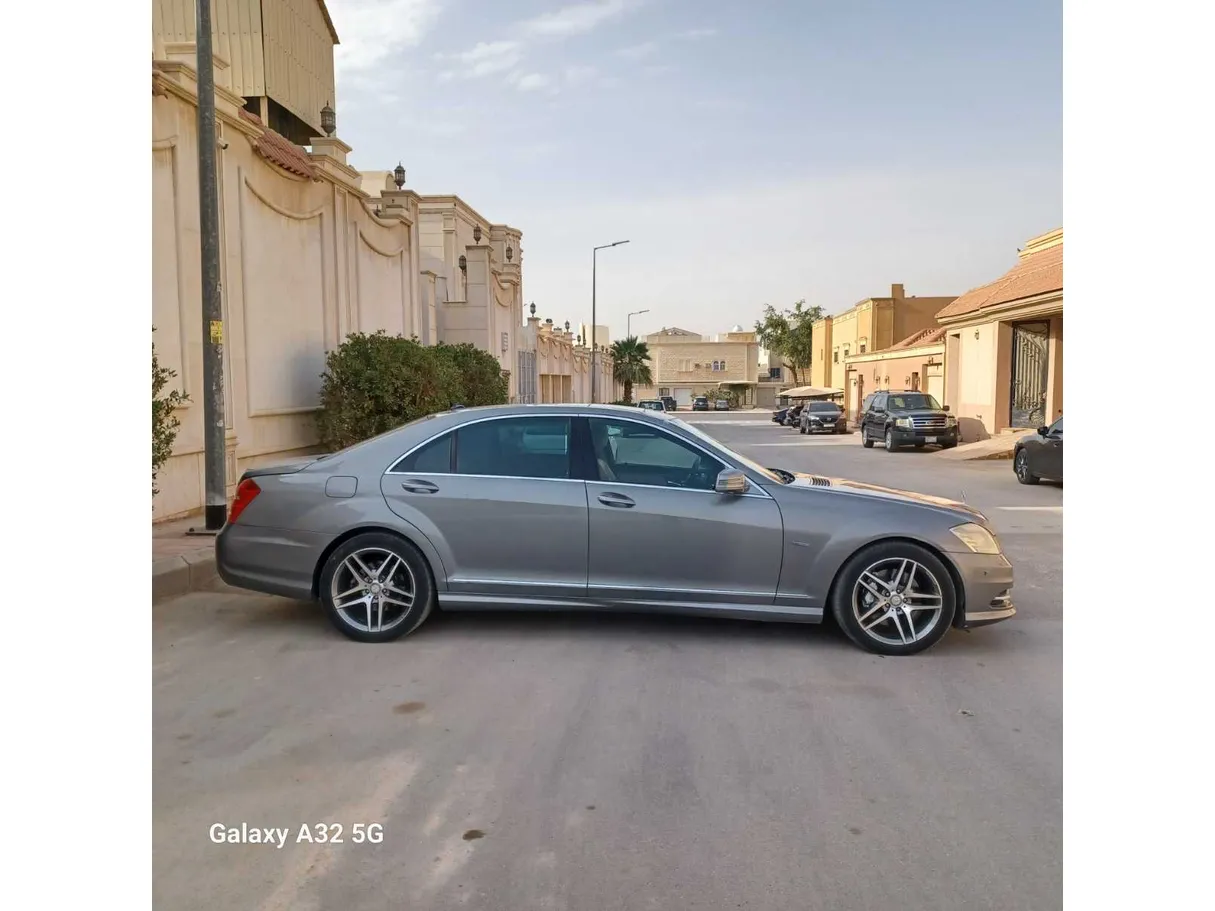 Car image 28
