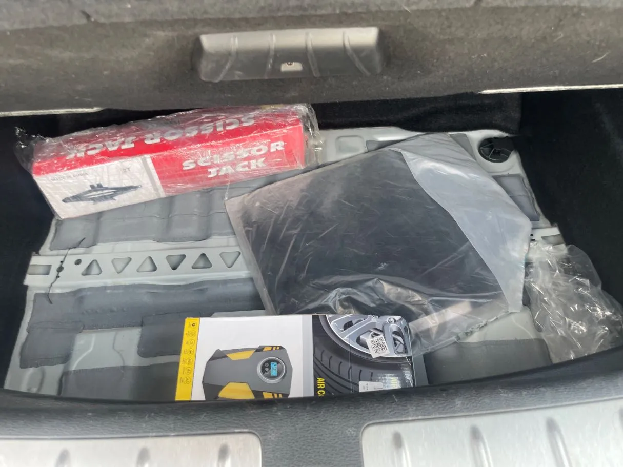 Car image 22