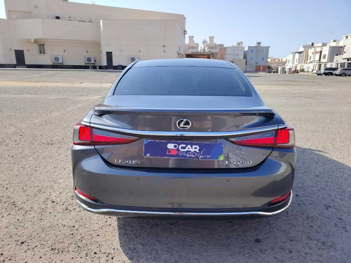 Car image 6