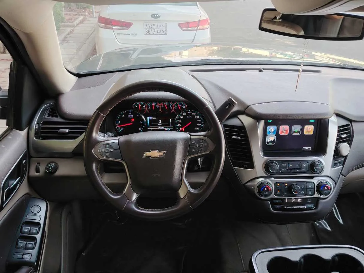 Car image 19
