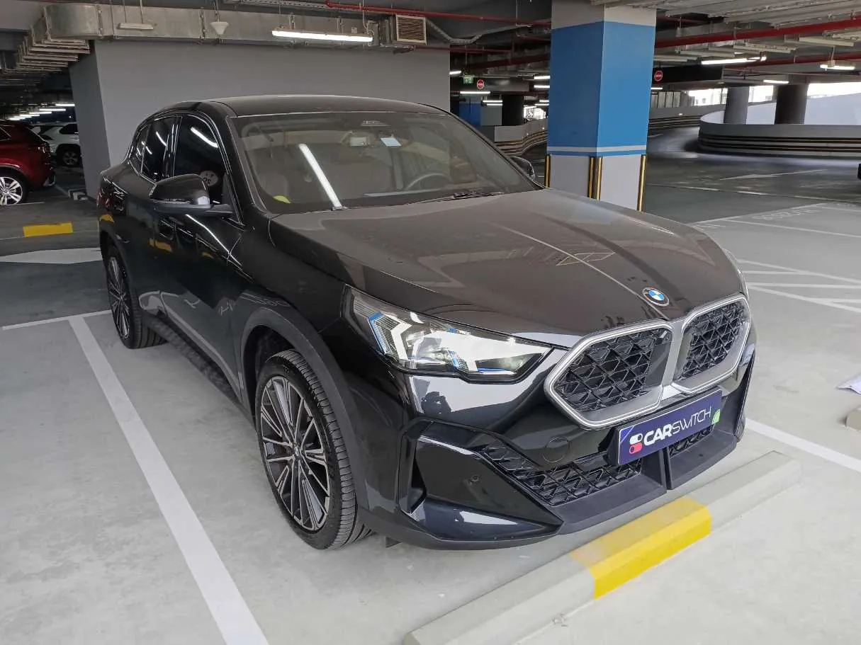 Car image 4