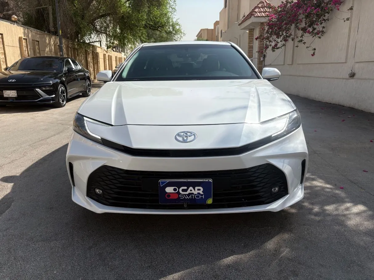 Car image 2