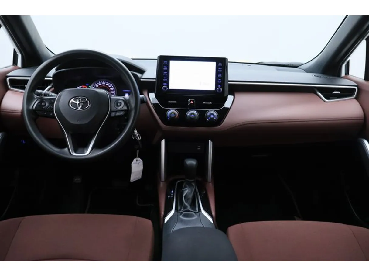 Car image 14