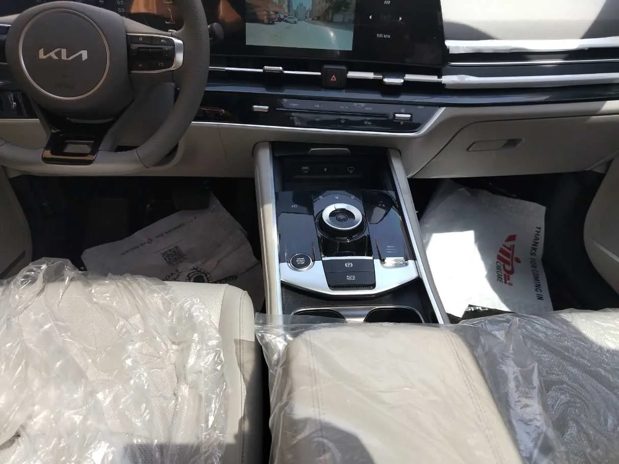Car image 21