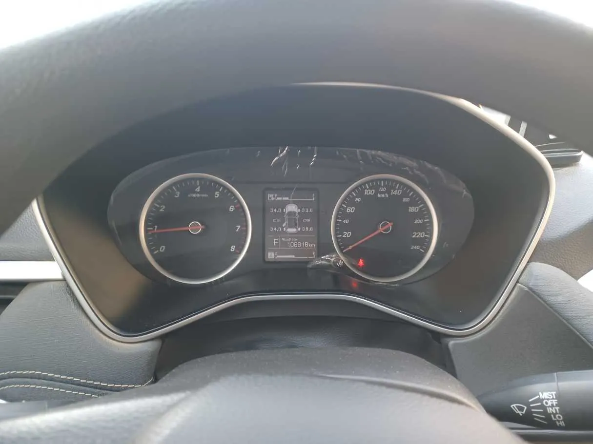 Car image 16