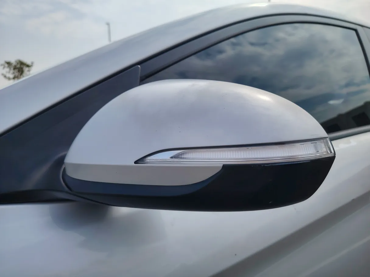 Car image 24
