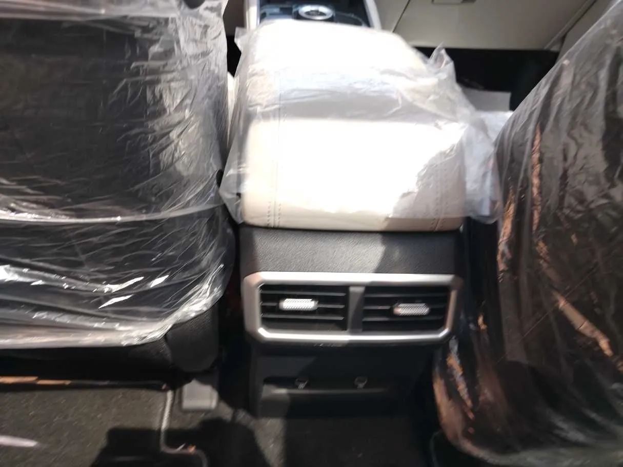 Car image 39