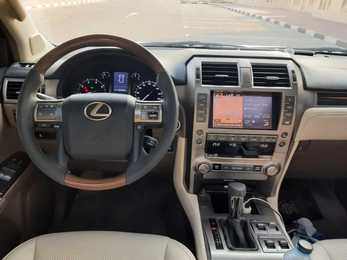 Car image 16