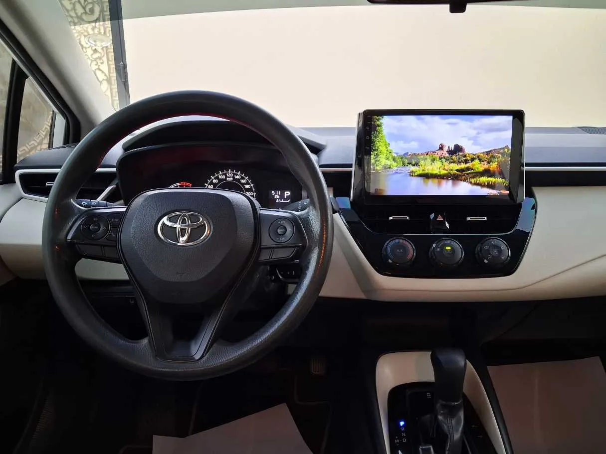 Car image 16