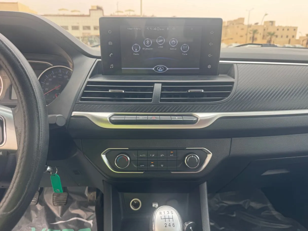 Car image 16