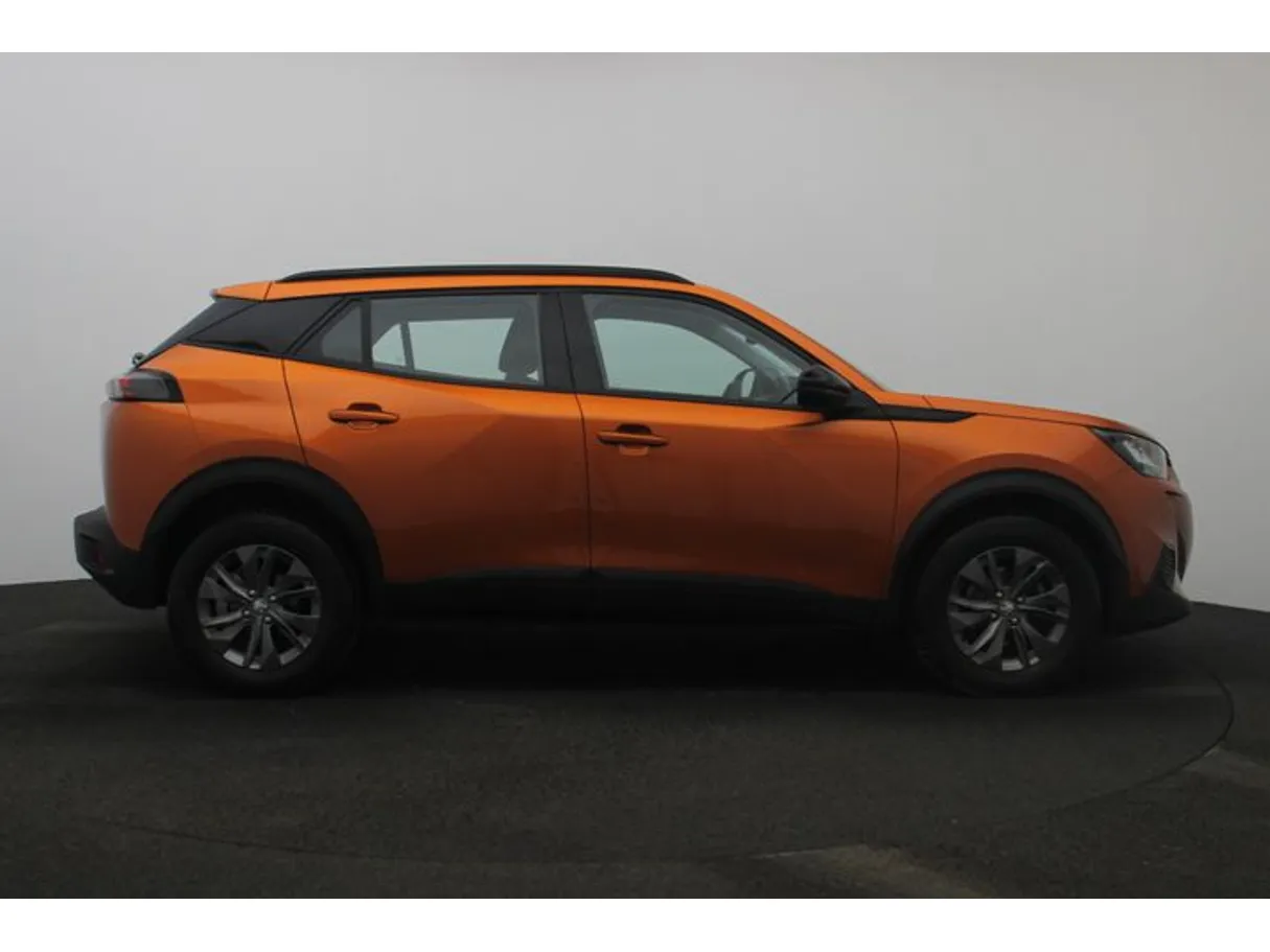 Car image 13