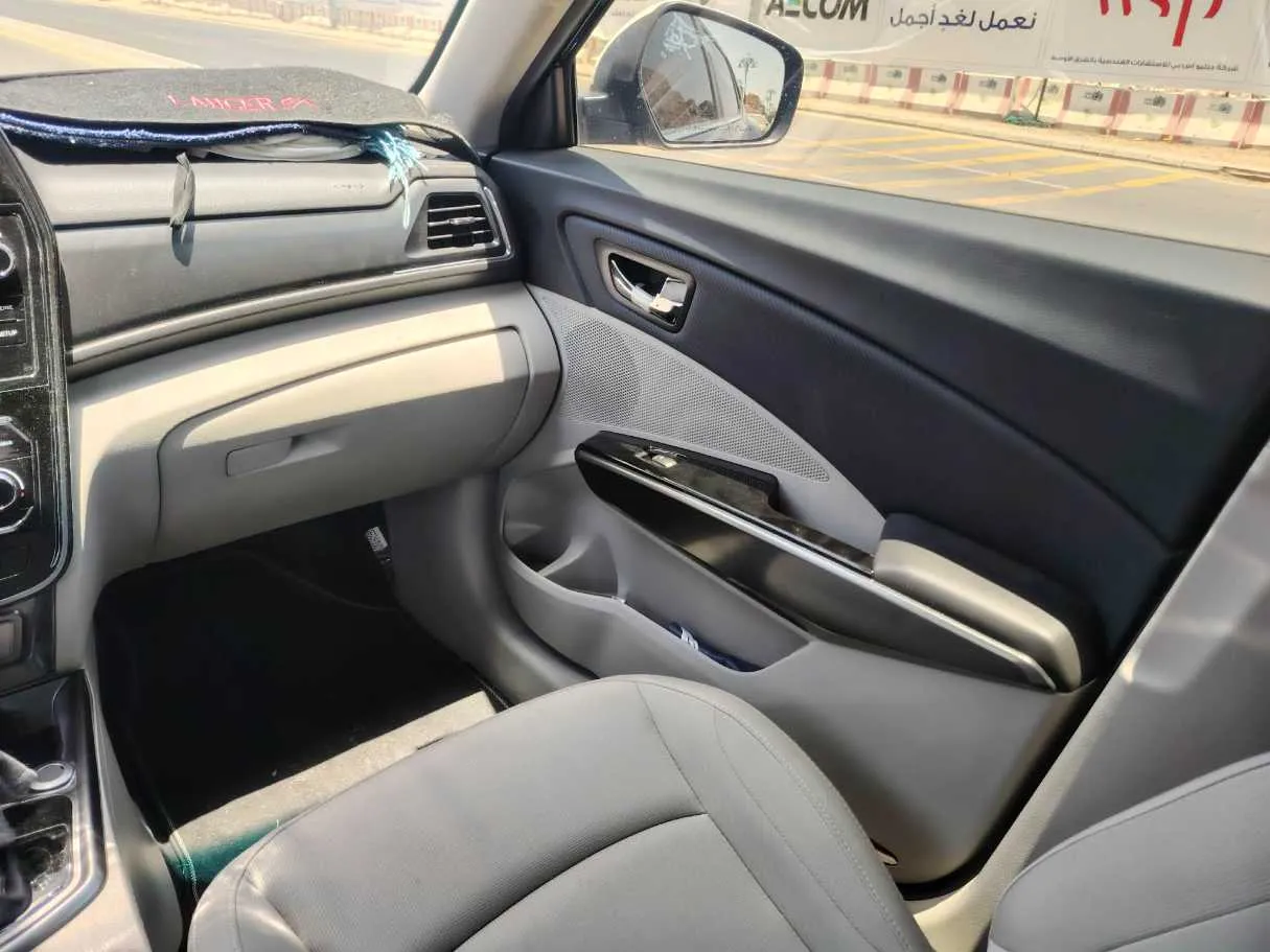 Car image 33