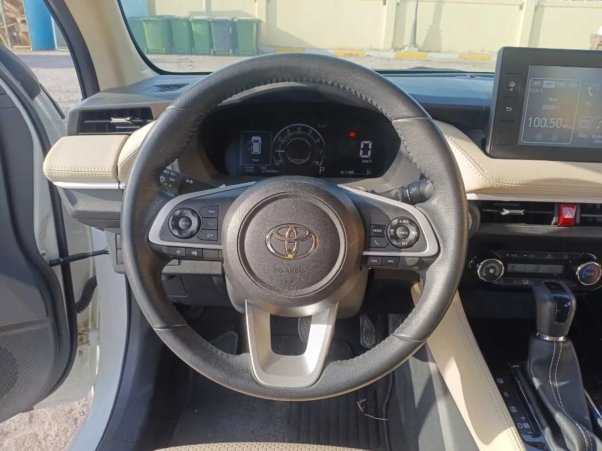 Car image 17