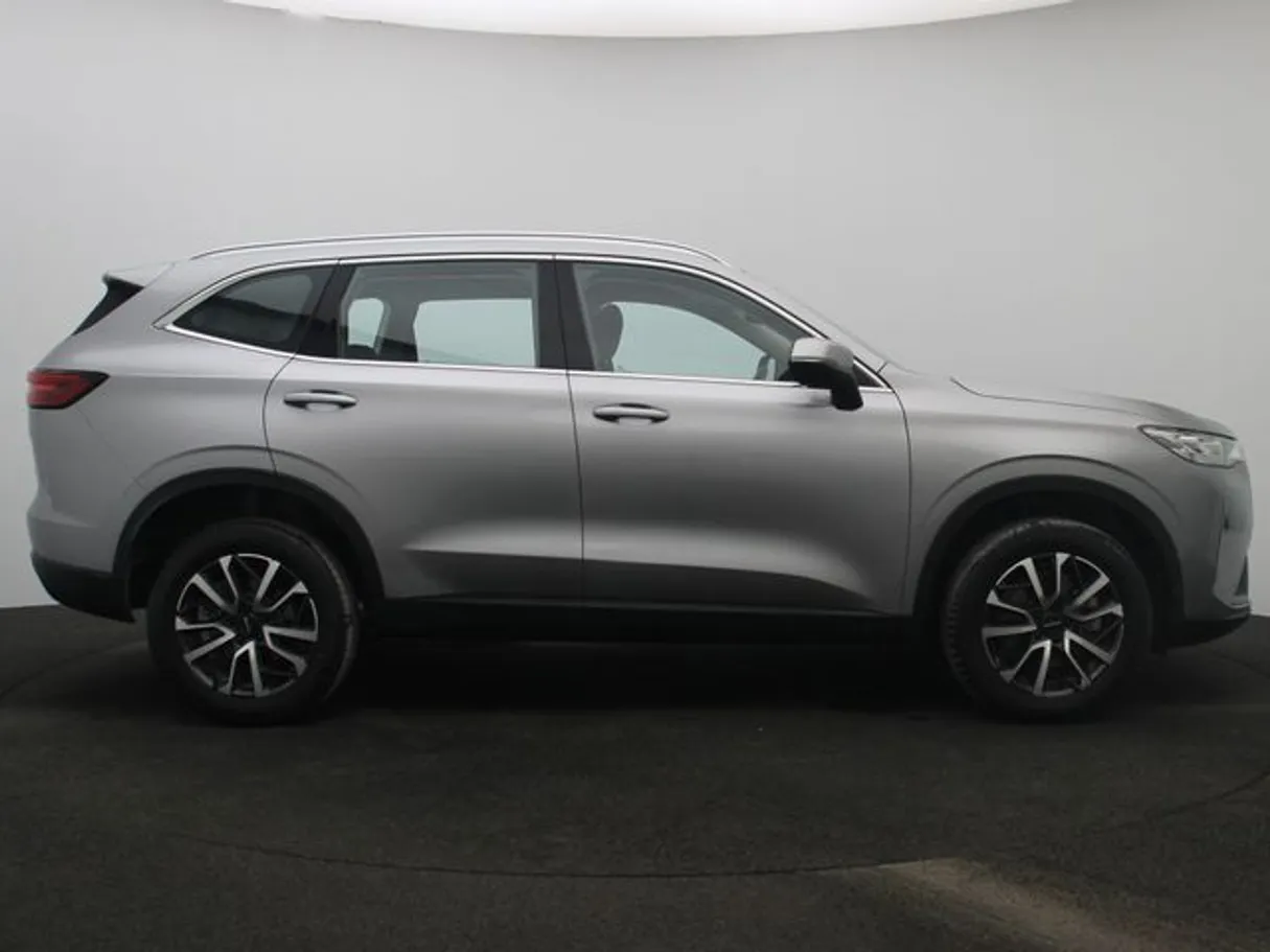 Car image 13