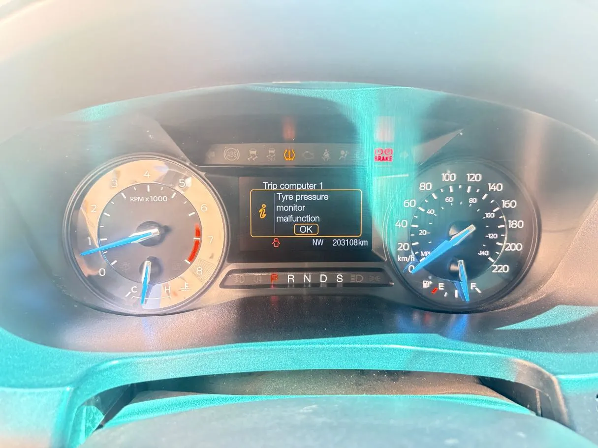 Car image 24