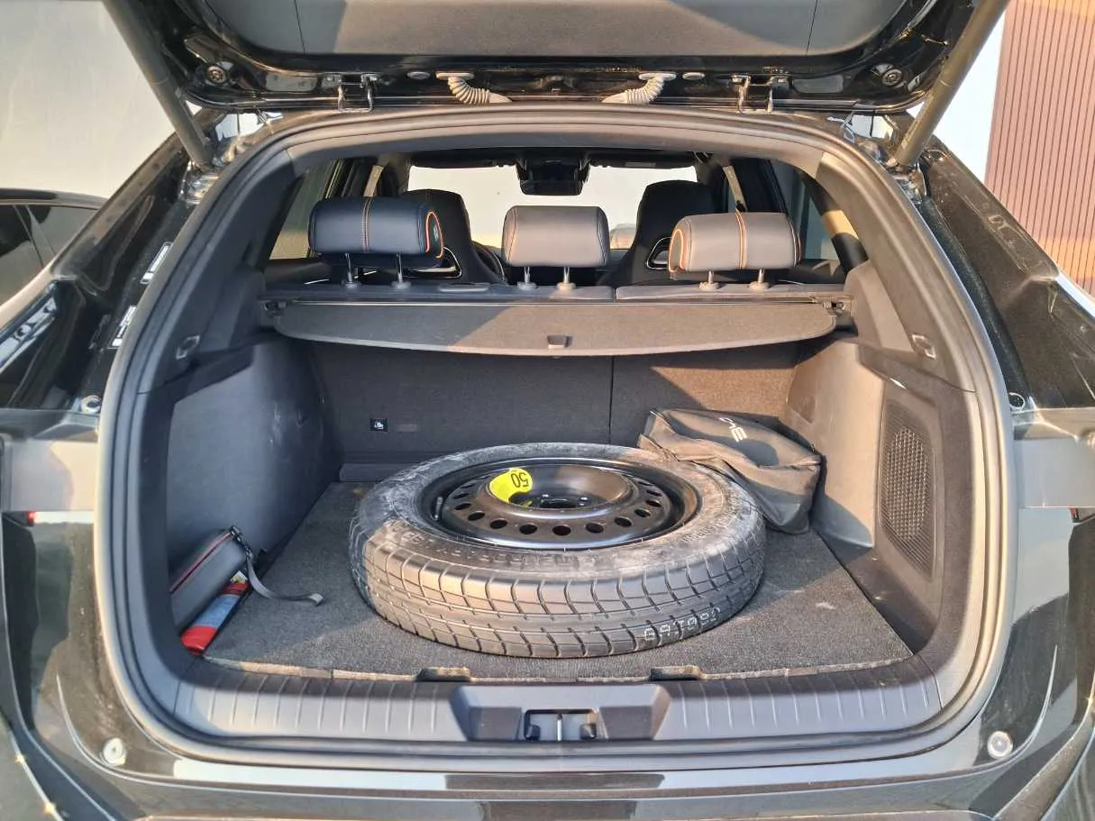 Car image 21