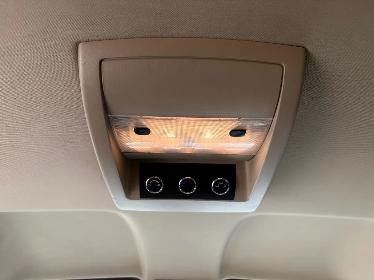Car image 28