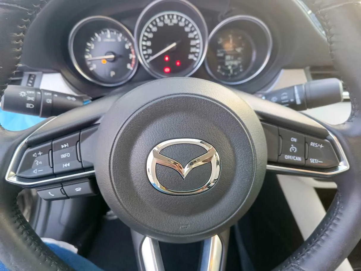 Car image 28