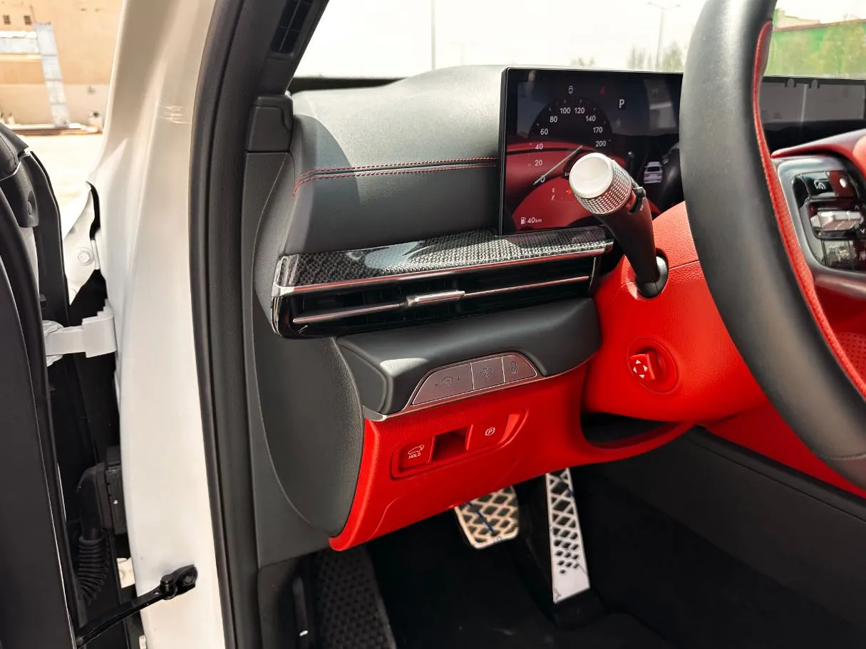 Car image 28
