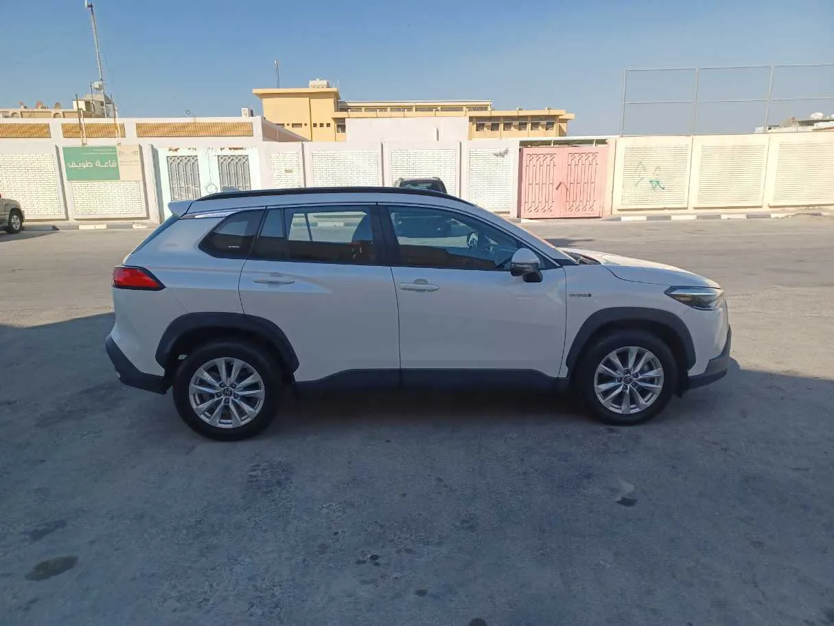 Car image 4