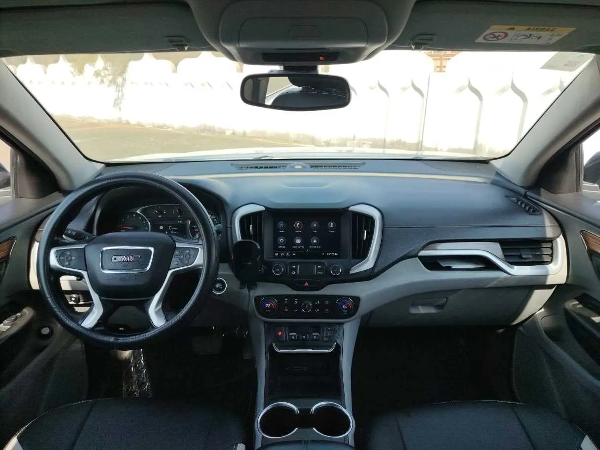 Car image 15