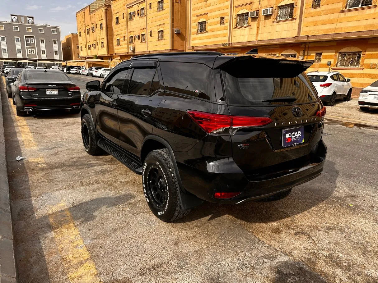 Car image 7