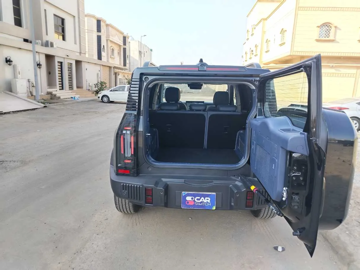 Car image 27