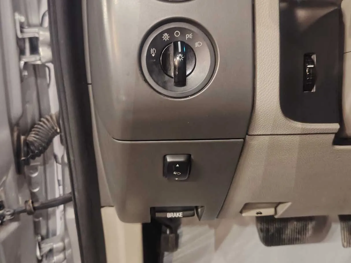 Car image 29