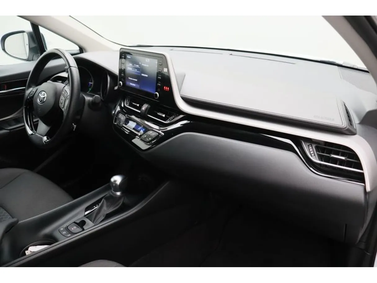 Car image 10