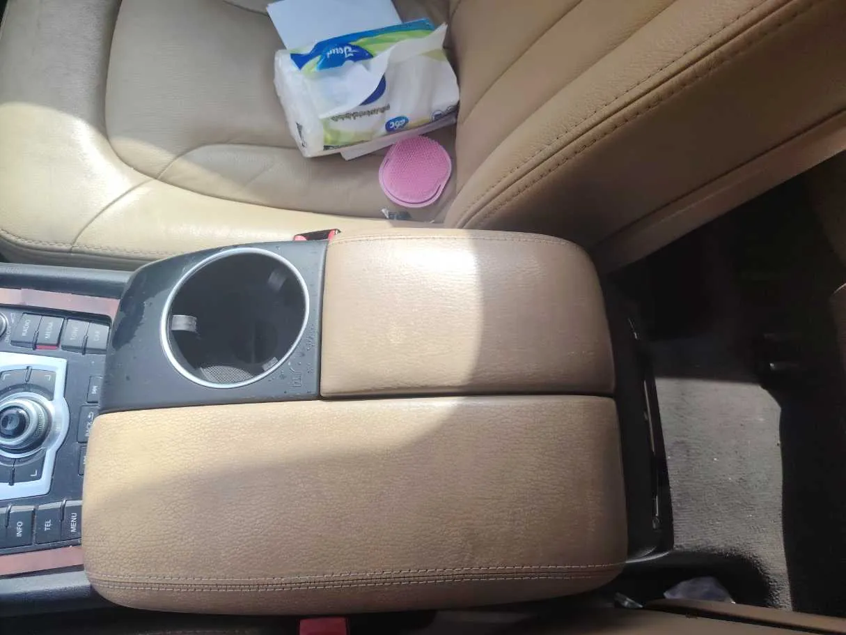 Car image 29