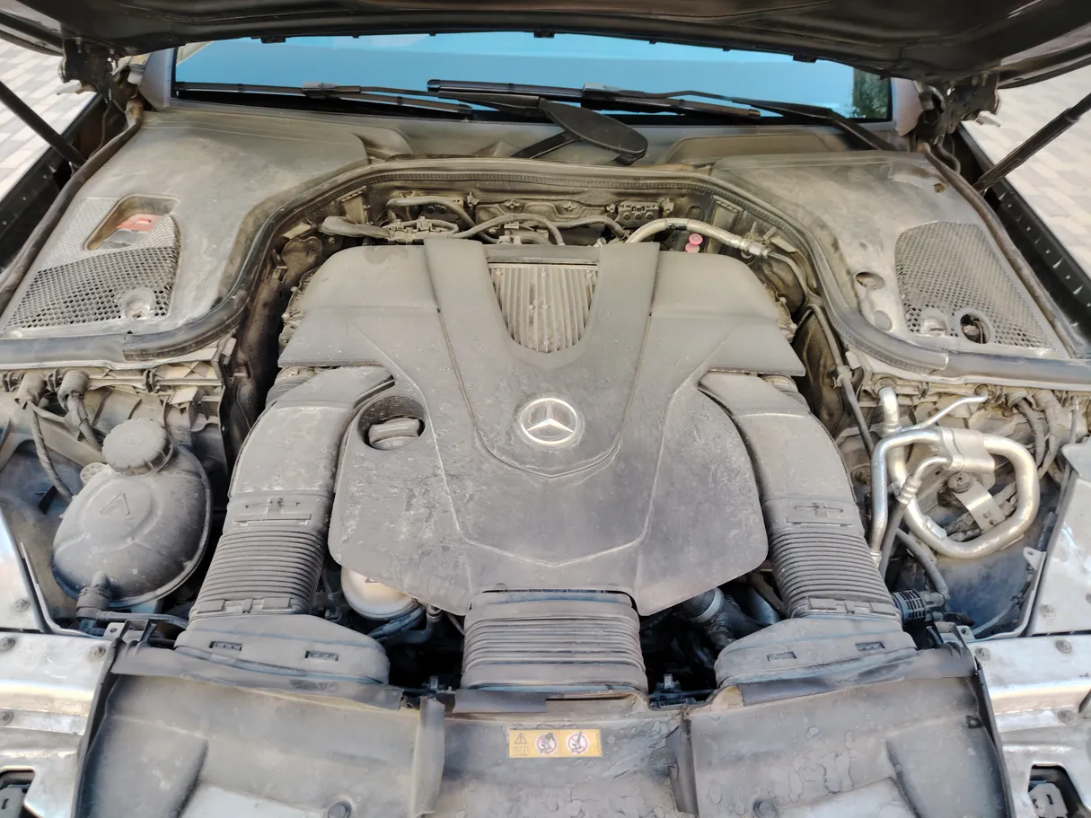 Car image 25