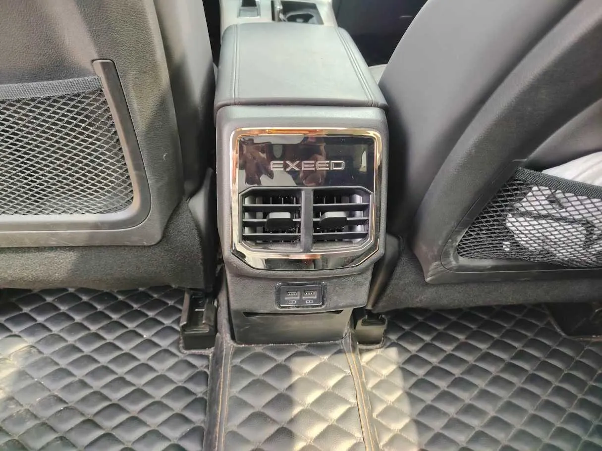Car image 36