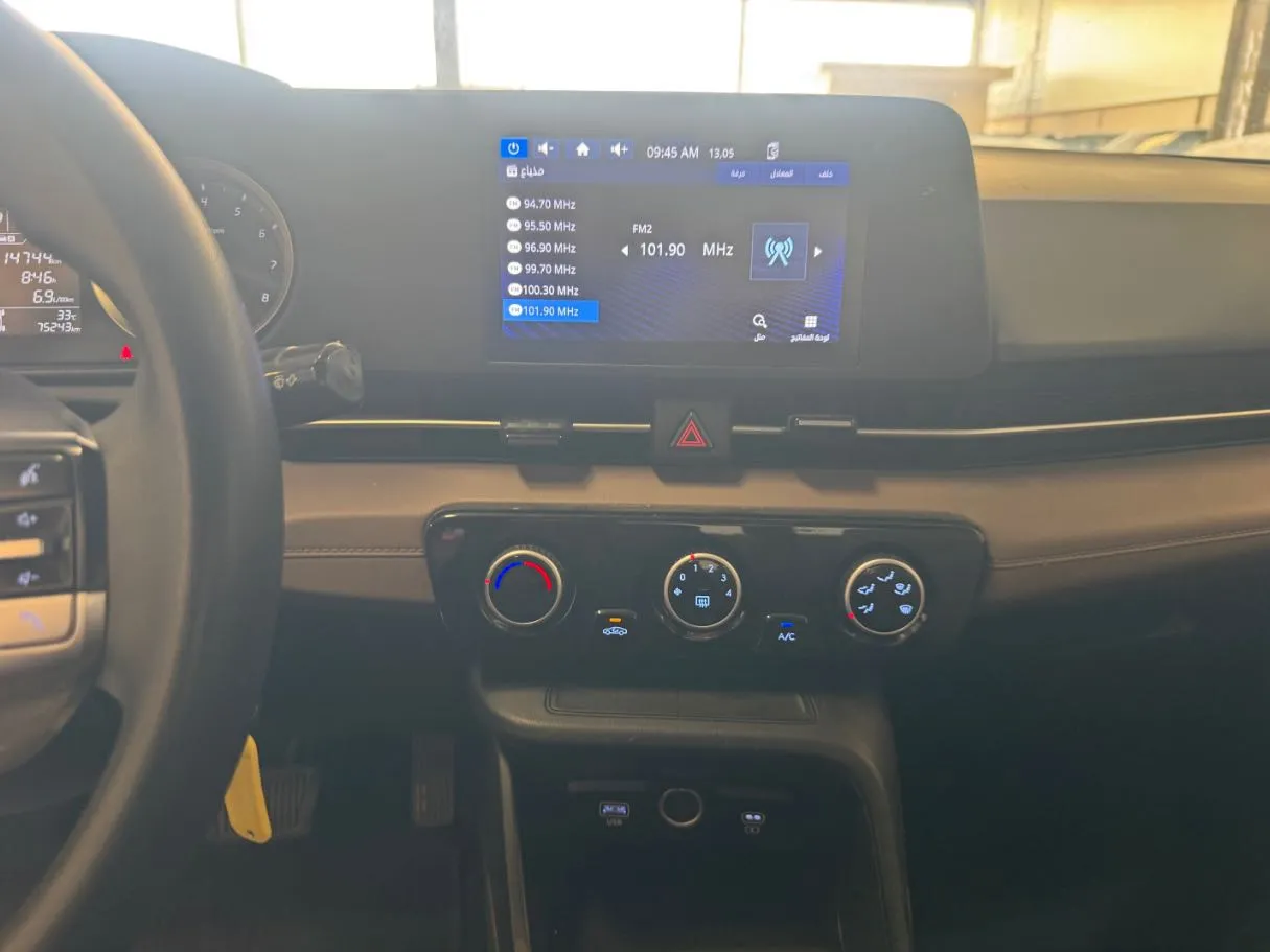 Car image 11