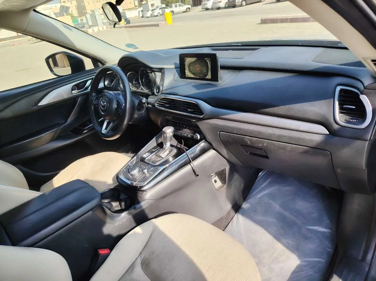 Car image 14