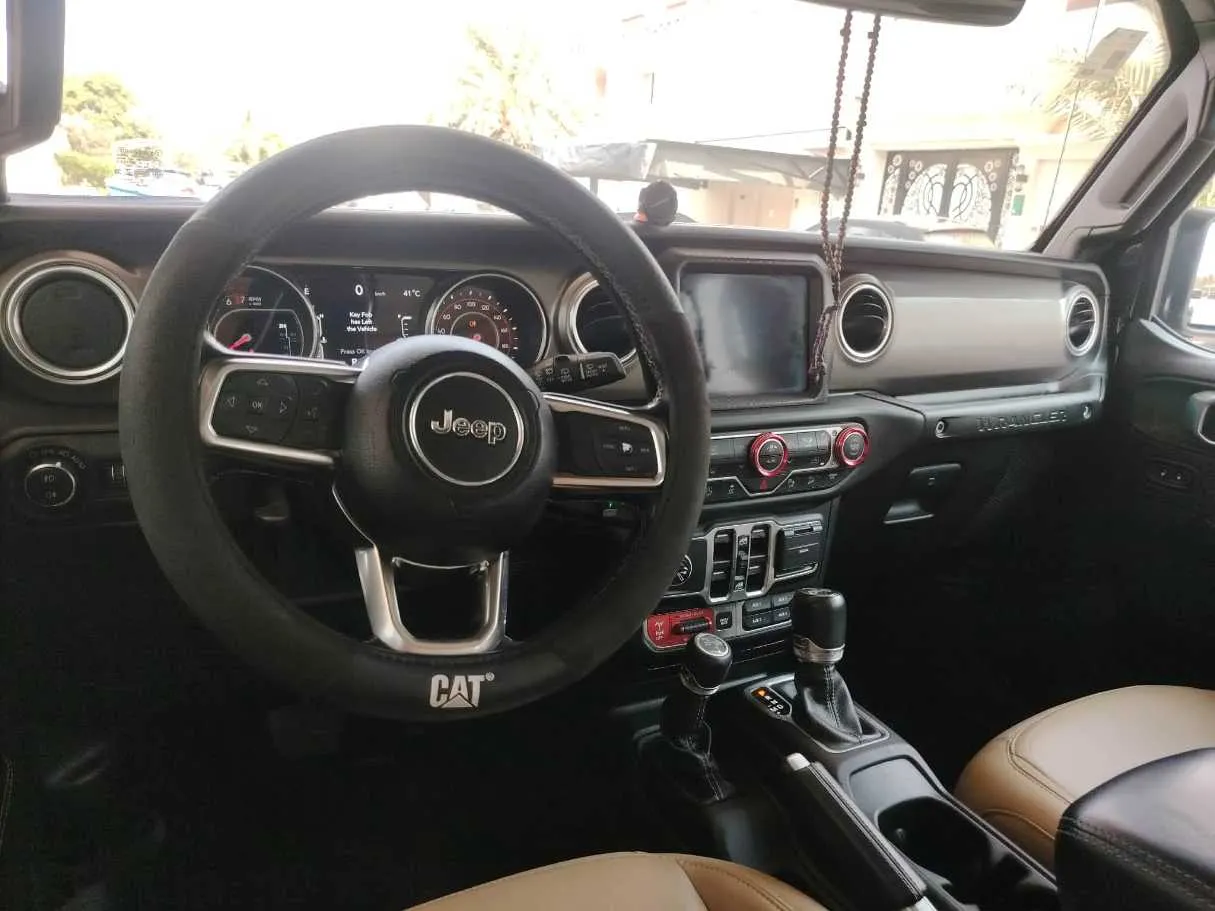 Car image 28
