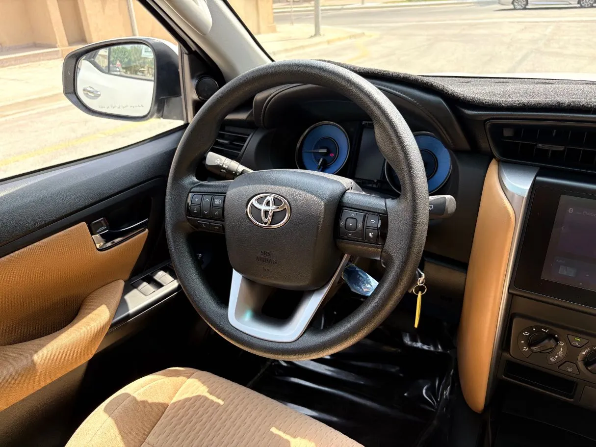 Car image 21