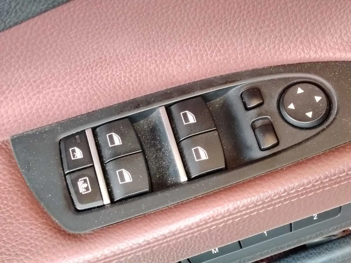 Car image 31