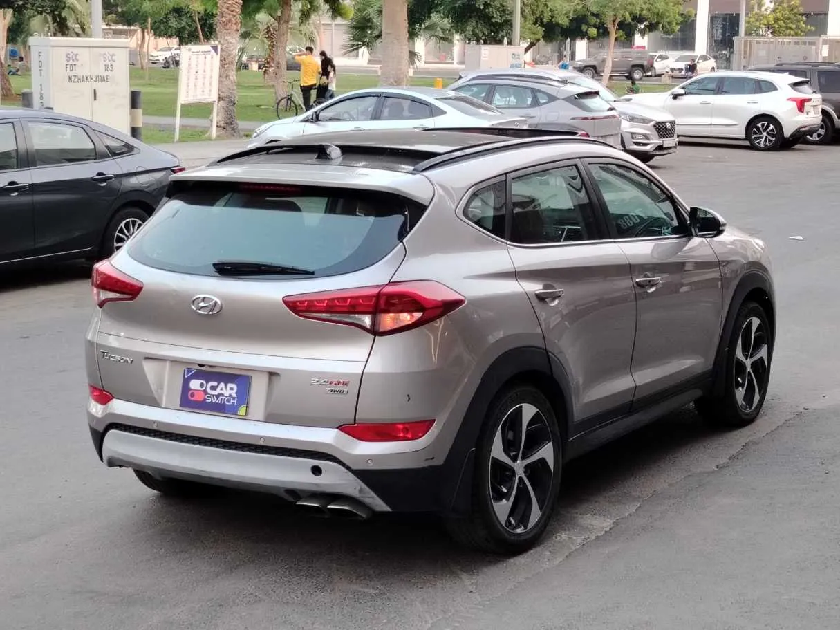 Car image 5