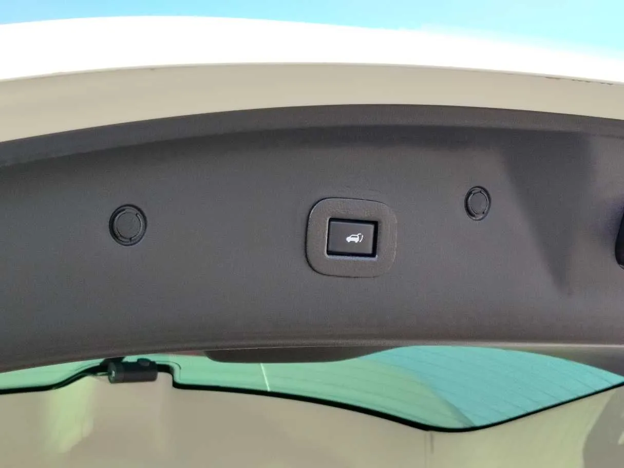 Car image 37