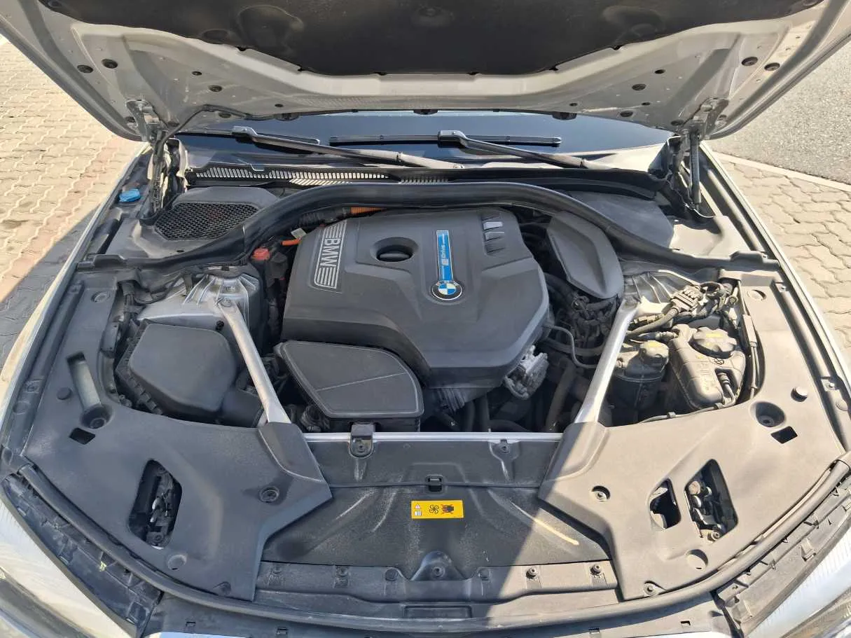Car image 18