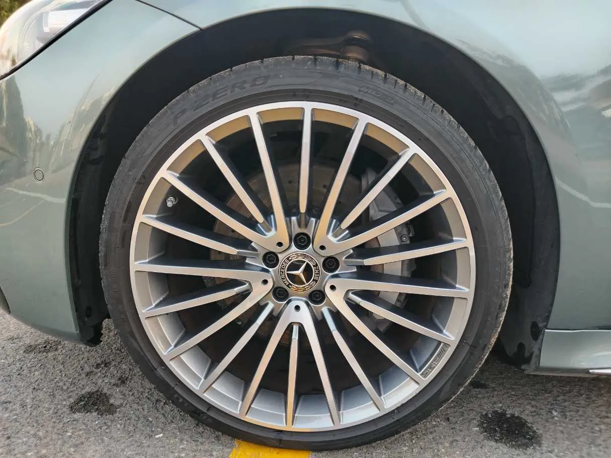 Car image 10